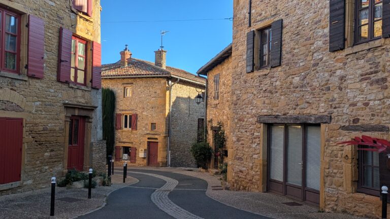 Oingt - village des pierres dorées
