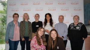 Le jury des seniors avec les lauréates et une partie de l’équipe de Silver Valley.